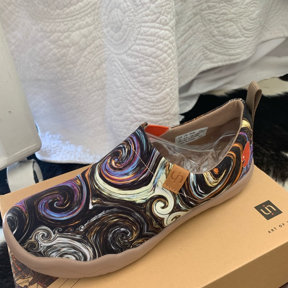 UIN footwear, walking  shoes